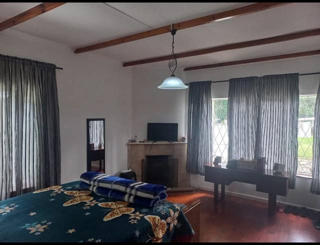4 BEDROOM PROPERTY TO RENT IN OATLANDS